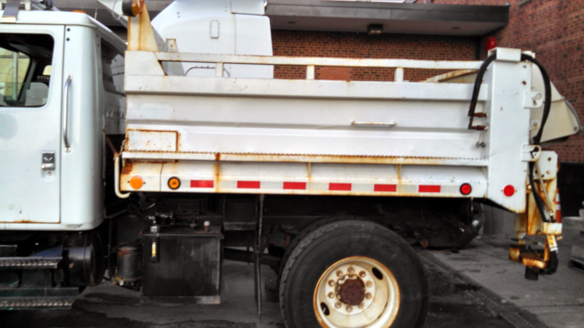 Dump Truck Washing and Detailing
